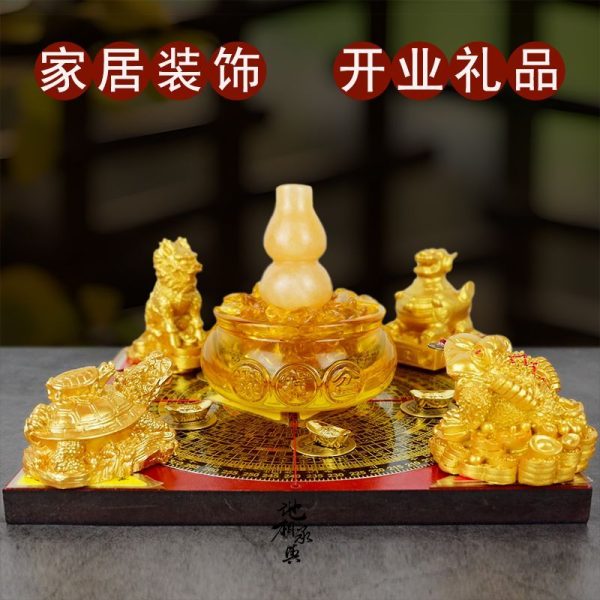 Overhead gourd design prevents wealth leakage in Feng Shui ornament